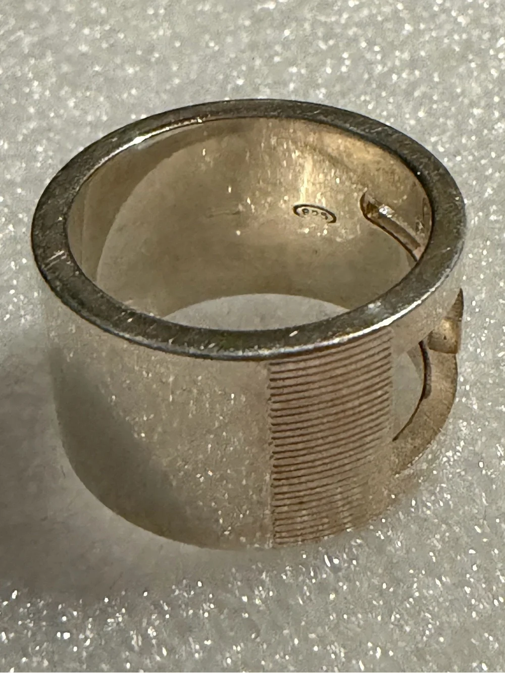 Gucci Silver Toned Interlocking G Band Ring